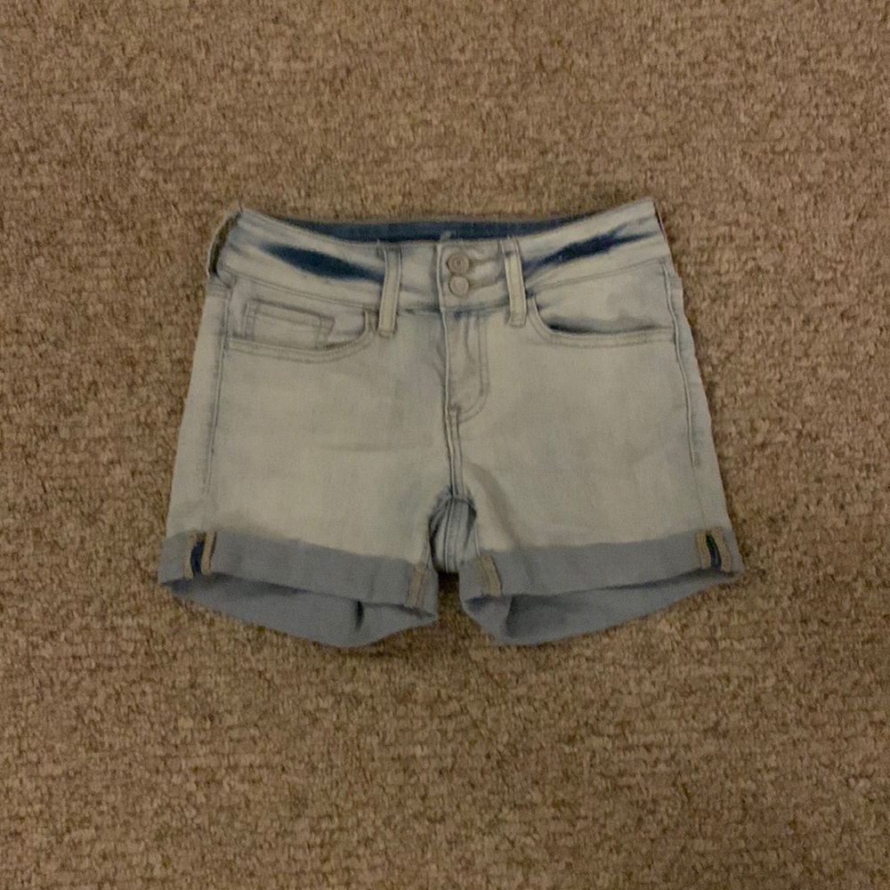 SO Juniors Whitewash Midi Jean Shorts, Size 1